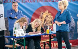 Frau Spiriev, Präsidenten der ATIMANA Nello Crimaldi Sabine und Daria Keshani